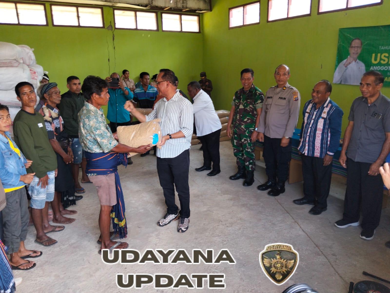 Danramil Katikutana Hadiri Penyerahan 50 Ton Bibit Padi untuk Petani Sumba Barat