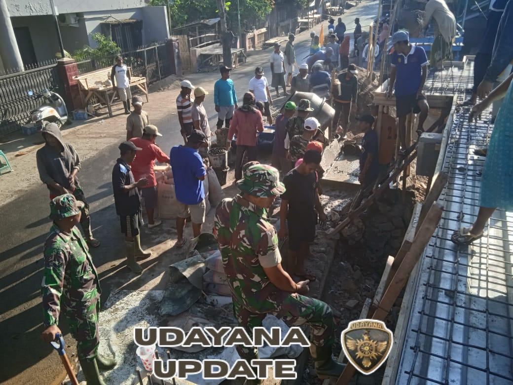 Babinsa Koramil 1608-04/Woha Bersama Warga Desa Teke Gelar Gotong Royong Bangun Mushollah Azzikriah