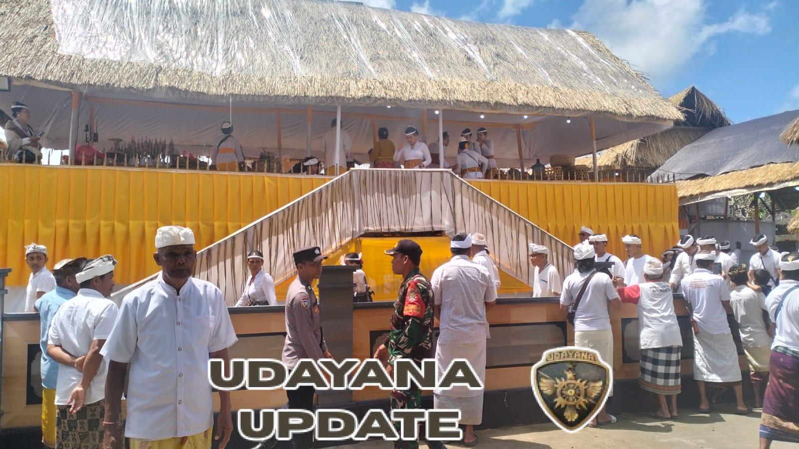 Kolaborasi Babinsa, Bhabinkamtibmas, dan Pecalang Wujudkan Rasa Aman di Upacara Adat Siangan