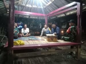 ‎Jaga Kamtibmas, Babinsa Sambelia Libatkan Tokoh Pemuda dan Masyarakat