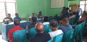 Babinsa Oenesu Hadiri Rapat Koordinasi Perangkat RT dan RW