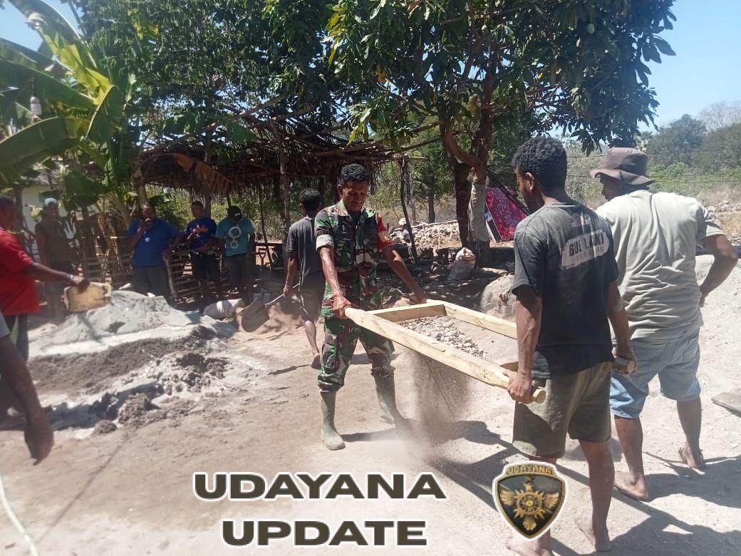 Babinsa Ajak Warga Illu Gotong Royong Bangun Rumah Warga