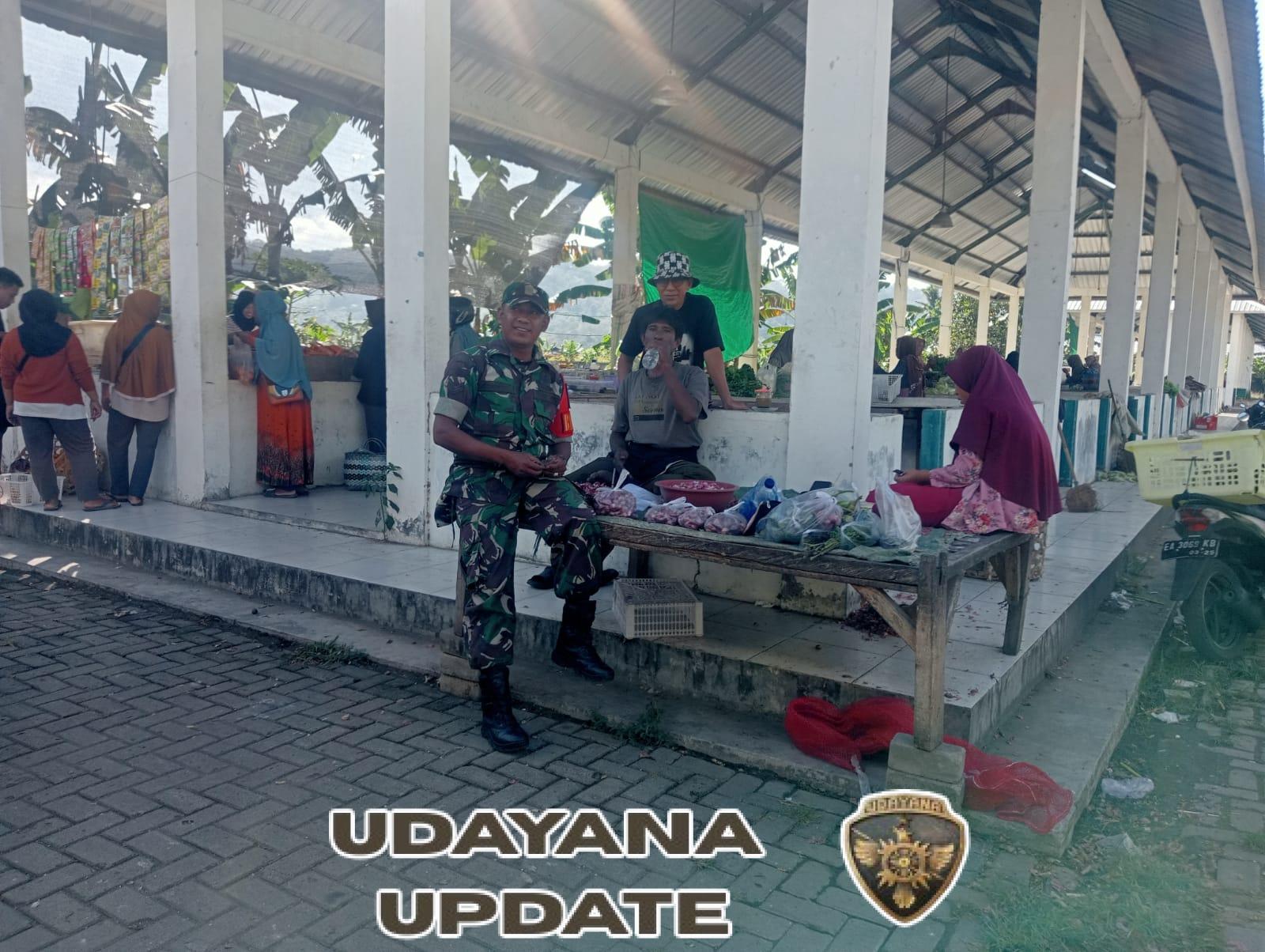 Babinsa Beru Sosialisasi Kebersihan dan Ketertiban di Pasar Desa