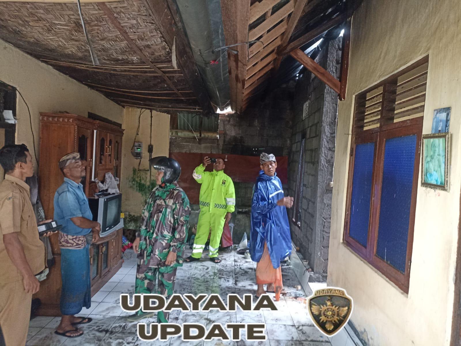 Respon Cepat, Aparat Gabungan Tangani Kebakaran Dapur Di Desa Bakas