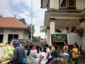 Sebanyak 2 Ton Beras Disalurkan, Warga Antusias Hadiri Gerakan Pangan Murah Kodim 1609-05/Sukasada