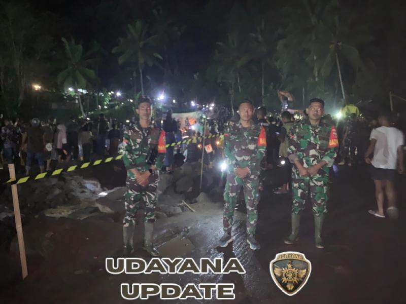 TNI Hadir di Tengah Masyarakat Babinsa Lakukan Pengamanan Aksi 1000 Lilin di Lowo Koke, Mauponggo