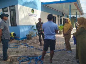 Babinsa Dasan Anyar Aktif Kawal Kesiapan Dapur Sehat untuk Program Makan Bergizi Gratis di Jereweh