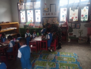 Koramil 1612-02/Reok dan Puskesmas Reok Kolaborasi Sukseskan Program Makan Sehat Bergizi