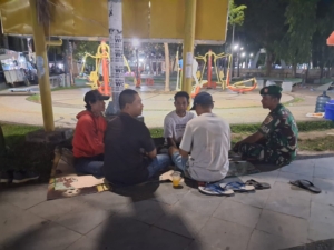 Babinsa Koramil 1628-01/Taliwang Gelar Patroli Malam Jaga Keamanan Wilayah