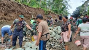 Pra TMMD di Lingsar, Gotong Royong Babinsa Percepat Akses Desa