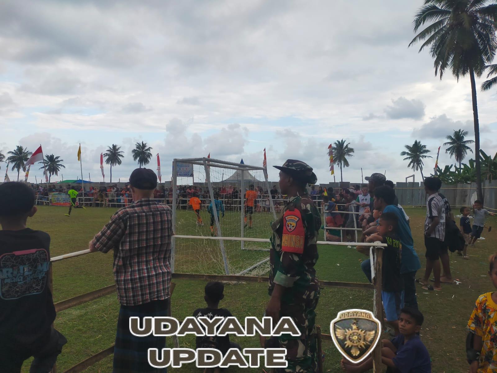 Babinsa Koramil Wolowaru Dukung Turnamen Mini Soccer U-13 di Desa Maubasa