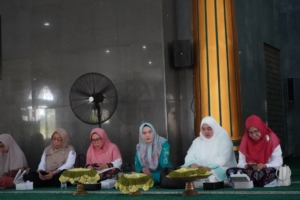 Ibu Ketua Persit Cabang XLIV Sumbawa Barat Hadiri Tabligh Akbar Peringatan Maulid Nabi Muhammad SAW