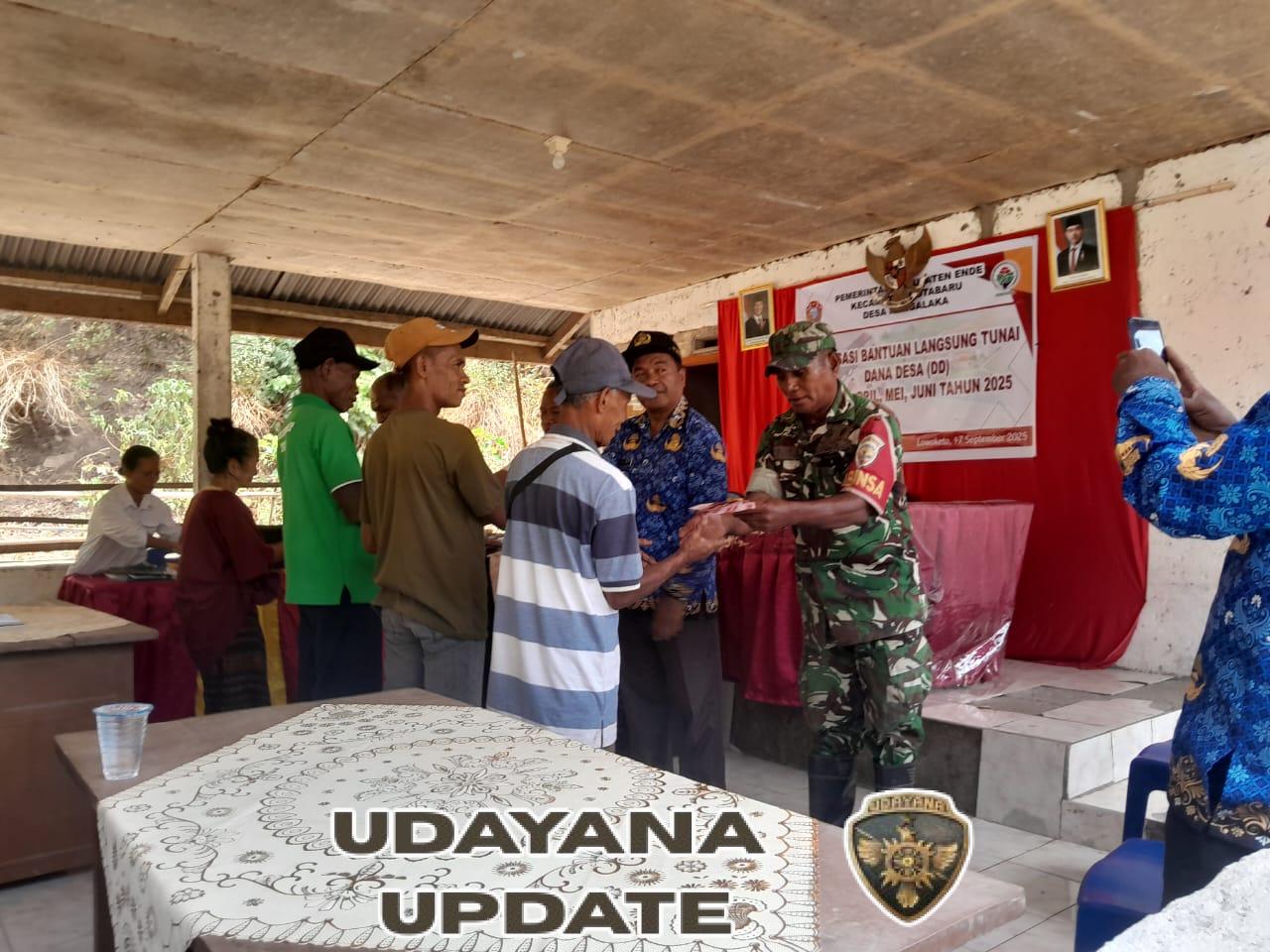 Babinsa Kodim 1602/Ende Hadiri Penyaluran BLT Ekstrem Tahap II di Desa Rangalaka