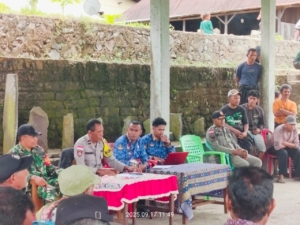 Babinsa Bajawa Utara Dampingi Mediasi Permasalahan Ngadhu Menge di Desa Inelika