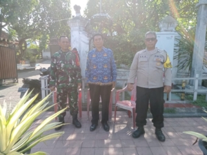 “Sambut HUT TNI ke-80, Babinsa Buleleng Gelar Pasar Murah Beras untuk Rakyat