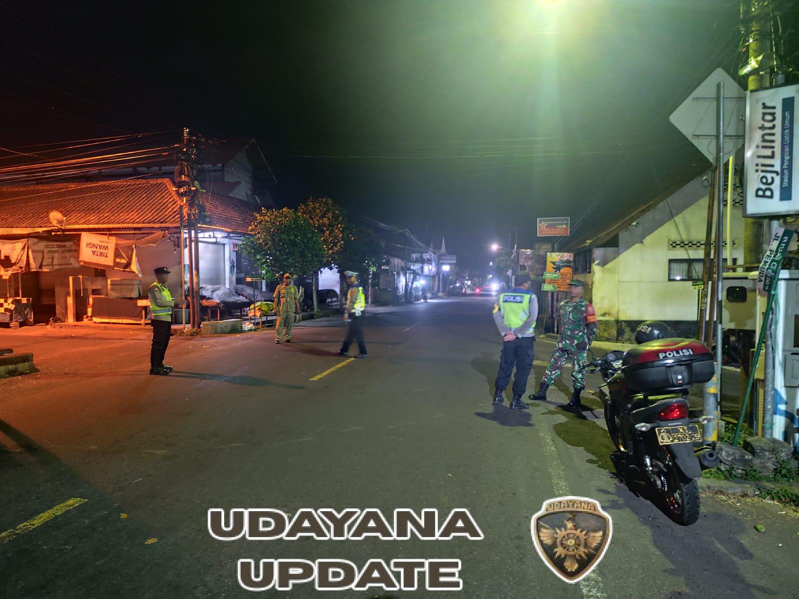 Sinergi TNI-Polri di Tejakula: Patroli Siskamling Jaga Kamtibmas dan Lingkungan Aman