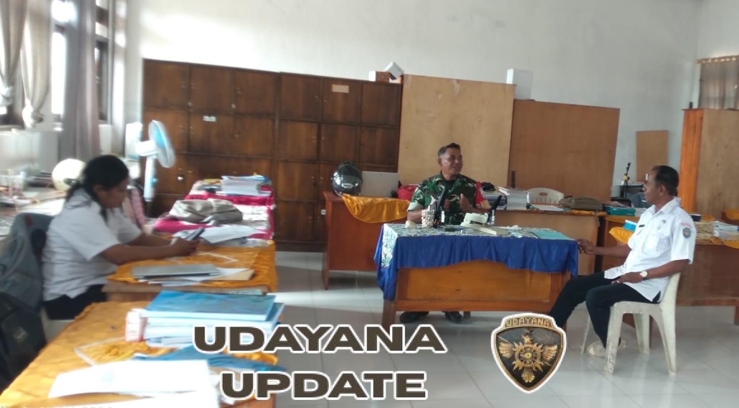 Babinsa dan Pihak Sekolah Bahas Latihan PBB untuk Siswa Kelas IX SMPN 2 Sonimanu