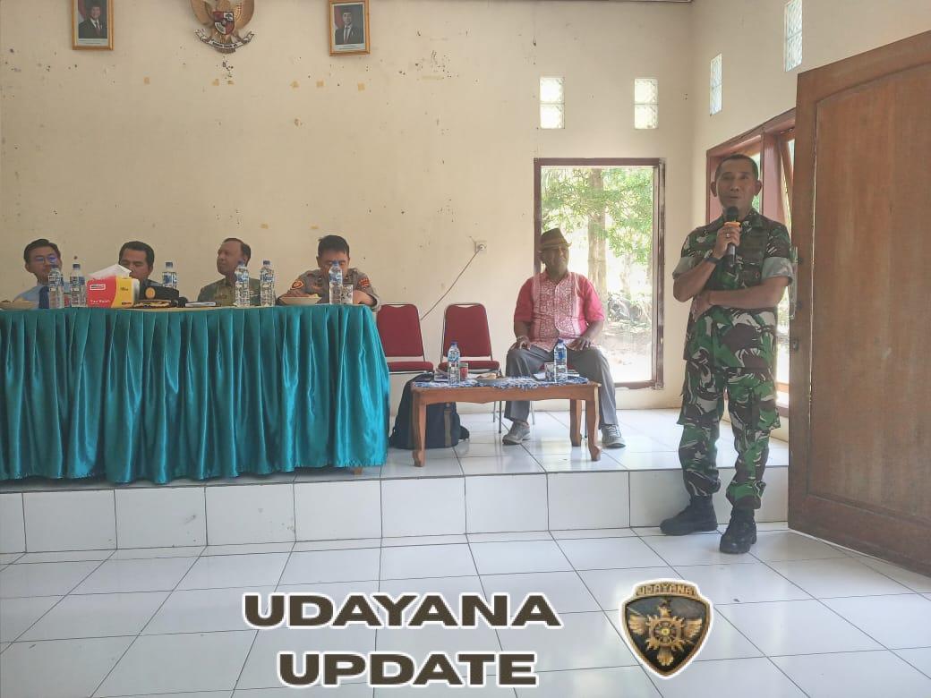 Babinsa Sertu Dominikus Noy Hadiri Rapat Forkopimda di Kecamatan Soa
