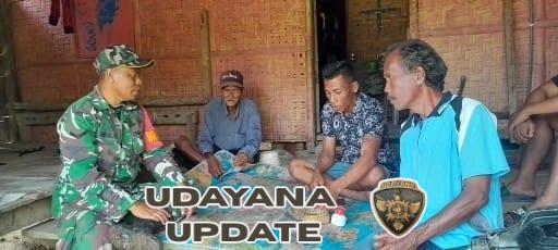 Pererat Tali Silaturahmi, Babinsa Laksanakan Komsos Bersama Tokoh Masyarakat Praibokul