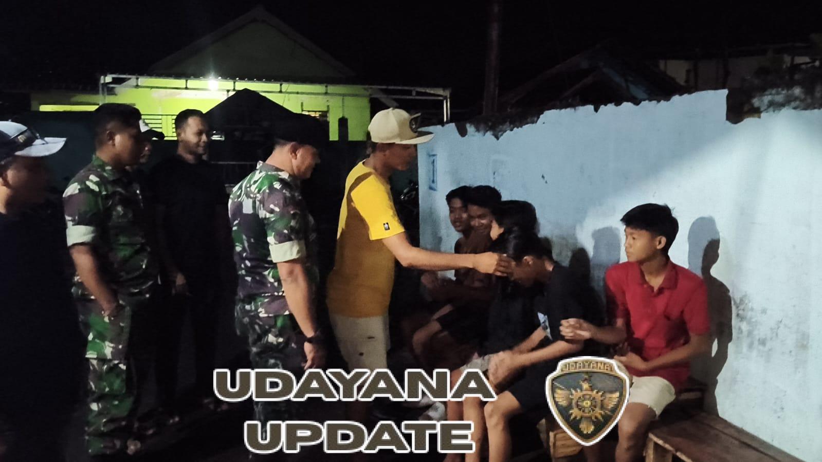 Koramil 1608-05/Donggo Bersama Masyarakat Amankan Lingkungan Desa Bajo