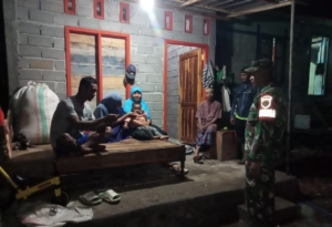 Sinergi Babinsa dan Pemuda Tembalae Jaga Kamtibmas