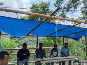 Babinsa Koramil 1602-02/Wolowaru Tingkatkan Kamtibmas Lewat Komsos di Desa Detuena