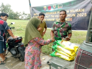 Kodim 1602/Ende Gelar Pasar Pangan Murah Bantu Warga di Desa Raterua