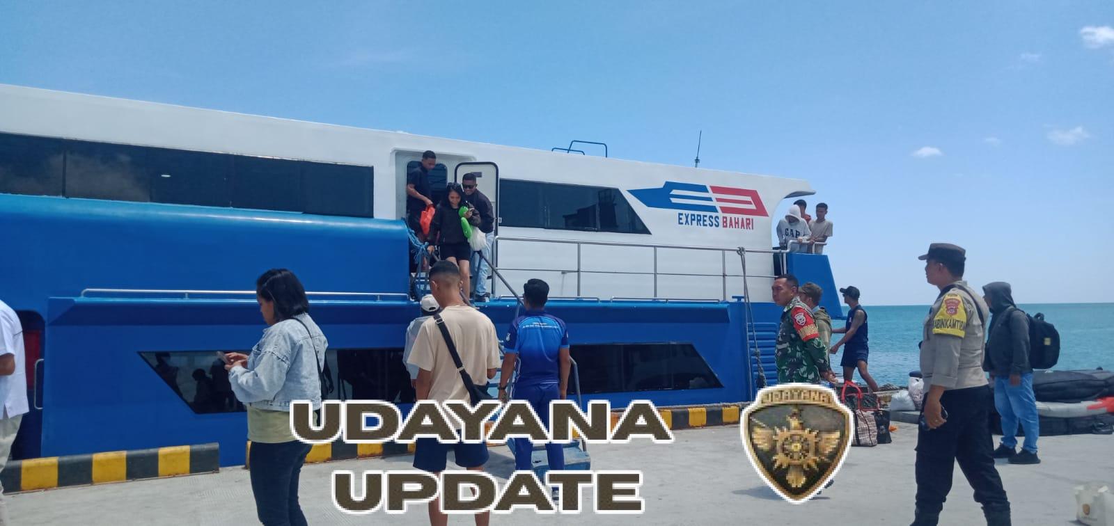 Pemantauan Transportasi Laut, Babinsa Pastikan Situasi Pelabuhan Ba’a Aman dan Lancar