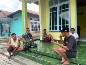 Babinsa Koramil 1602-01/Ende Laksanakan Komsos dan Pamwil di Desa Kazo Kapo