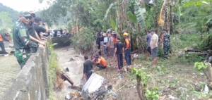 Dandim Klungkung Dampingi Bupati Tinjau Lokasi Terdampak bencana