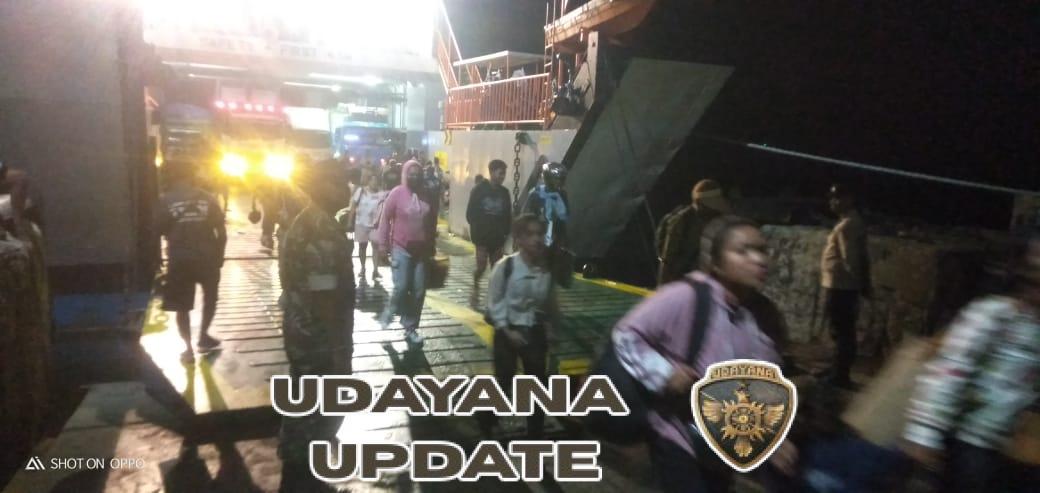 Babinsa Pantai Baru Amankan Kedatangan Kapal Garda Maritim 3