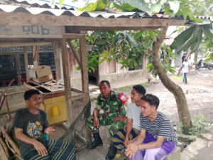 Babinsa Koramil 1602-01/Ende Hadiri Kedukaan Warga, Wujudkan Kepedulian dan Komsos di Wilayah Binaan