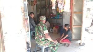 Babinsa Koramil Maurole Tingkatkan Kamtibmas dan Kesehatan di Desa Neotonda