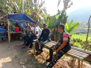 Babinsa Kodim 1602/Ende Tingkatkan Keamanan dan Kamtibmas di Desa Liabeke