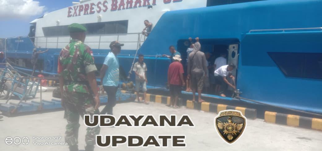 Patroli Koramil 1627-01/Baa, TNI Kawal Aktivitas Transportasi Laut di Pelabuhan Ba’a