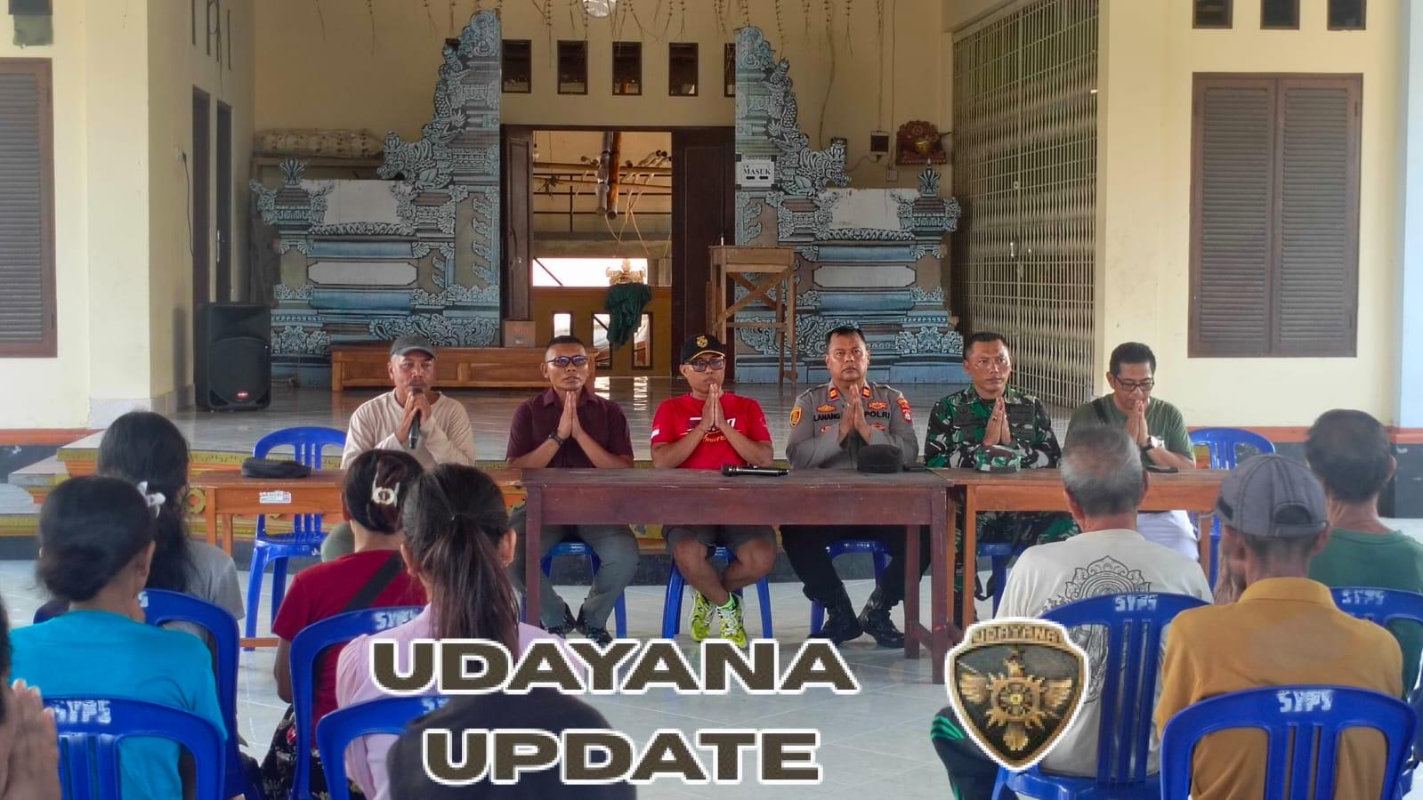 TNI Polri Di Klungkung Berkolaborasi Dengan Yayasan Satu Hati,  IKPI Dan  Team Oriana Eyewear Renon Salurkan bantuan Kepada warga Terdampak banjir Di Desa Kusamba