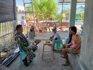 Babinsa Desa Tambak Sari Ajak Warga Jaga Kamtibmas Lewat Komsos