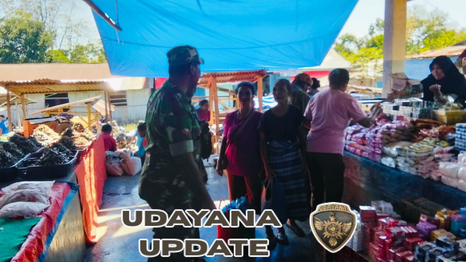 Babinsa Koramil 1625-01/Bajawa Laksanakan Patroli Keamanan di Pasar Soa