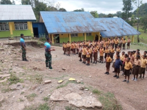 Satgas Pamtas Oelbinose Tinggalkan Kenangan Indah di SMP Noebesi