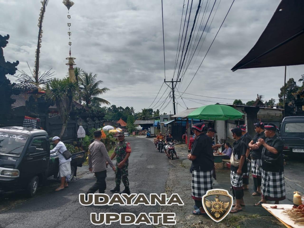 Babinsa Peninjoan Bersama Aparat Gabungan Gelar Patroli Amankan Tradisi Adat