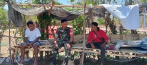 Babinsa Wolowaru Gelar Komsos dan Pamwil, Masyarakat Waworajo Sambut Antusias