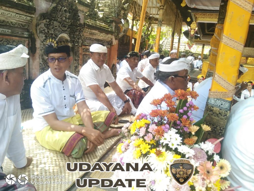 Danramil 1616-02/Ubud Hadiri Persembahyangan Karya Caru Rsi Gana di Padangtegal