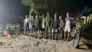 Babinsa Natanage Gelar Patroli Malam dan Pantau Aktivitas Warga di RT 15 Wolobaga