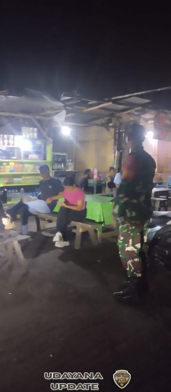 Babinsa Aimere Laksanakan Patroli dan Siskamling di Pelabuhan Aimere