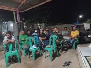 Babinsa Kelurahan Sampir Hadiri Rapat Pemilihan Ketua RT 20 di Lingkungan Muhajirin