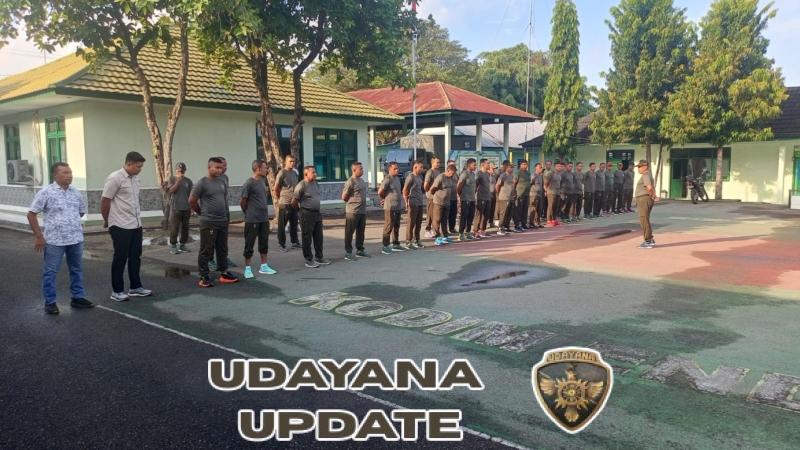Kodim 1602/Ende Gelar Apel Persiapan Karya Bakti Sambut HUT TNI ke-80 di Pantai Kota Raja