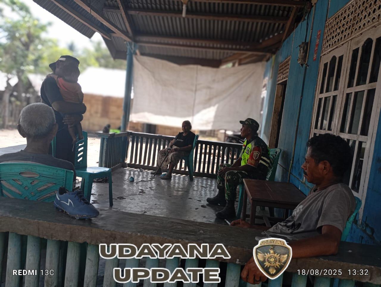 Babinsa Koramil 1602-01/Ende Jalin Komsos dengan Warga Desa Nuanaga untuk Tingkatkan Kamtibmas