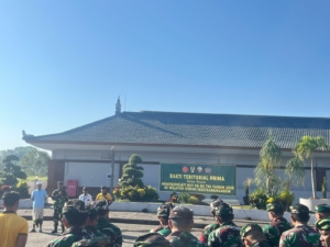 Kodim 1623/Karangasem gelar kegiatan bakti teritorial prima pembersihan area Pura Agung besakih dalam rangka memperingati HUT TNI ke – 80