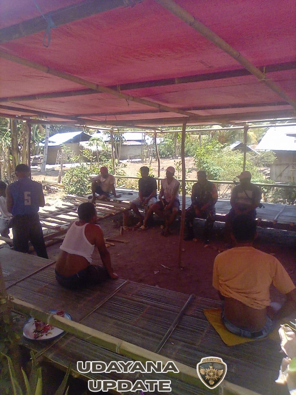 Babinsa Maurole Laksanakan Komsos dan Pul Data, Perkuat Sinergi dengan Warga