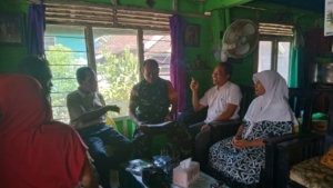 Babinsa Kelurahan Dalam Mediasi Permasalahan Warga, Hasilkan Kesepakatan Damai
